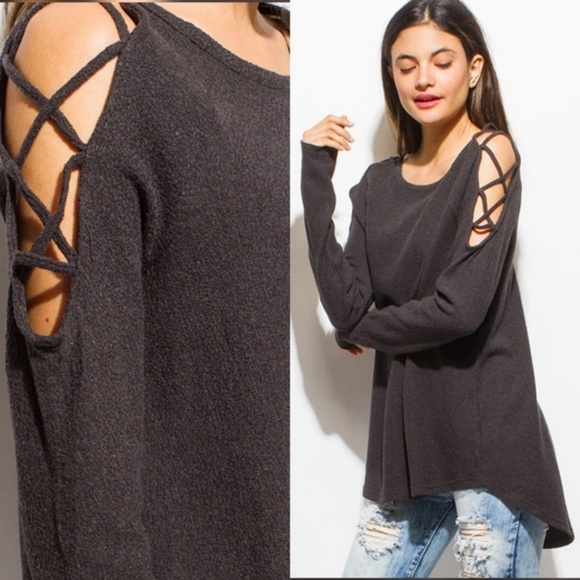 Clearance 🎉HP🎉Black cut out shoulder top - Picture 3 of 4